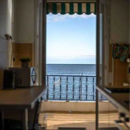 Le Coq Livieri - Wifi - Seafront - Town Centre Appartement