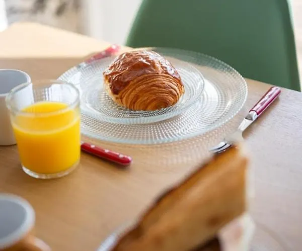 Le Coq Livieri - Wifi - Seafront - Town Centre 芒通